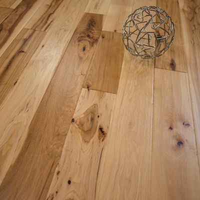 Slaapkamer Drielagig ingenieurswerk van hout vloer Gespotte Gum Oak Ingenieurswerk van hout vloer