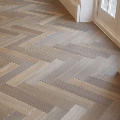 Houten vloertegels voor slaapkamer, woonkamer en keuken vergroten de sfeer van uw huis