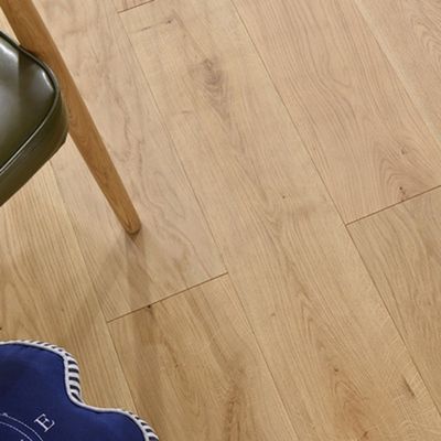Afgesloten OAK Kleur 12 mm Indoor Laminated Floor Tile Roll Mdf Houten vloeren