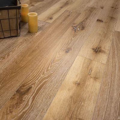 Rood eiken houten vloeren voor gladde haringbeen in de vraag