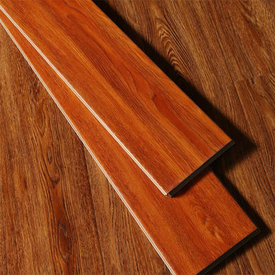 Slaapkamer Drielagig ingenieurswerk van hout vloer Gespotte Gum Oak Ingenieurswerk van hout vloer