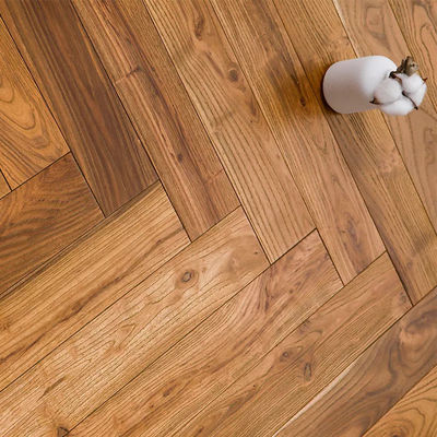 Moderne design stijl Herringbone Engineered Wood Flooring Natuurlijke schoonheid en duurzaamheid