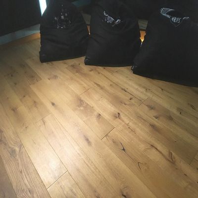 Ingenieursvloeren van massief hout eiken hout stenen tegels met online technische ondersteuning