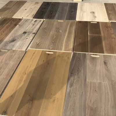 Grote planken van walnoot eiken ingenieurswerk vloer met drie lagen slaapkamer houten vloer