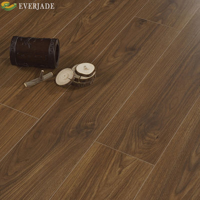 Grote planken van walnoot eiken ingenieurswerk vloer met drie lagen slaapkamer houten vloer