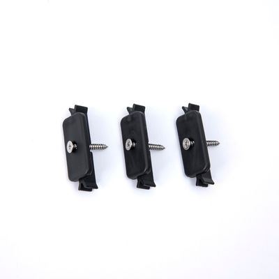 Grondstof PP Plastic Wpc Decking Floor Fastener met roestvrijstalen materiaal clips