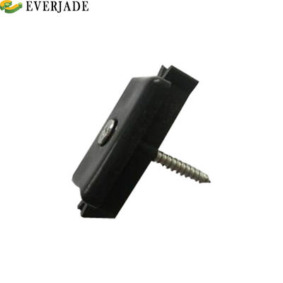 Grondstof PP Plastic Wpc Decking Floor Fastener met roestvrijstalen materiaal clips