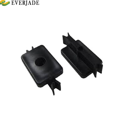Grondstof PP Plastic Wpc Decking Floor Fastener met roestvrijstalen materiaal clips