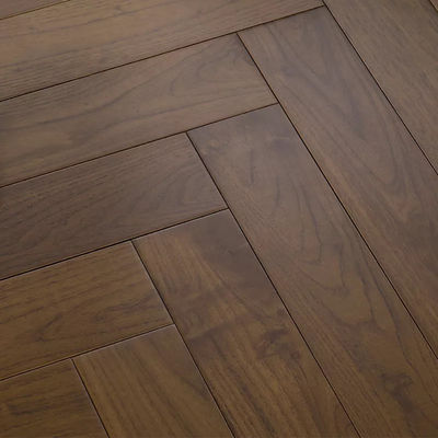Eco-vriendelijke Fishbone Oak Engineered Wood Flooring Duurzaam en stijlvol voor woonkamer