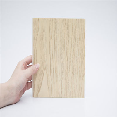 Hout-plastic composietvloeren Chevron SPC Plank Projectoplossing Kapaciteit Anderen
