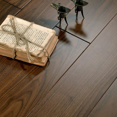 Laminate multi-layer drielaagse ingenieur eikenvloeren voor een soepele TG-installatie