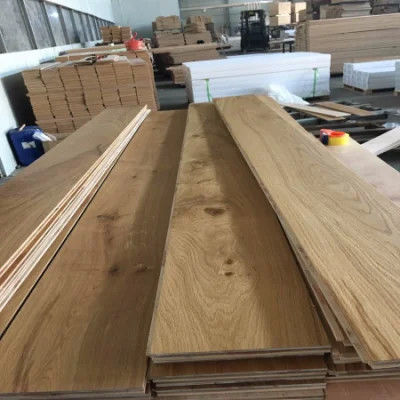 Laminate multi-layer drielaagse ingenieur eikenvloeren voor een soepele TG-installatie