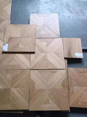 Houten vloeren van kunstmatig hout type parket Houten vloeren van oud hout in marble, teak, eikennoot