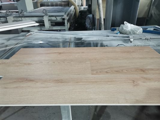 CE-gecertificeerde Spc Plank Hout Graan Stone Plastic Composite Flooring Voldoen aan ISO14001