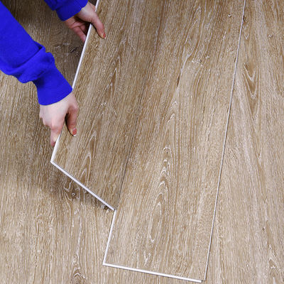 4mm 5mm 8mm Spc vloer Plastic vinyl vloer tegel met en online technische ondersteuning