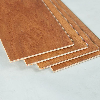 VSPC houten vloer 8 mm waterdicht en branddicht met natuurlijke textuur