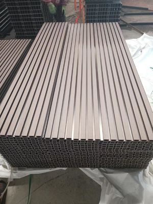 Hout-plastic composiet decoratieve wandpanelen met hoogwaardige 3D WPC-bekleding