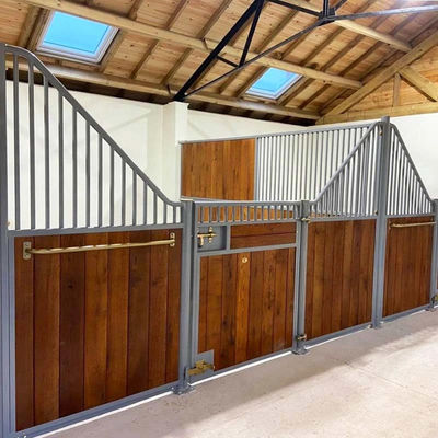 Outlet Paardenstallen Op maat gemaakte renbaan Ruiterclub hek bouwpanelen