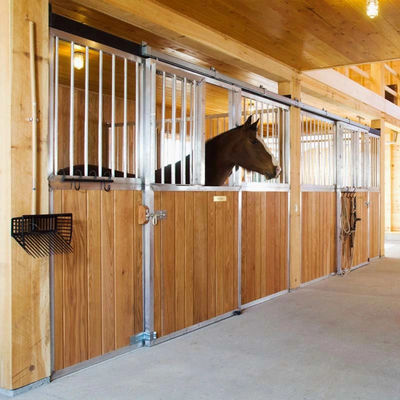 Outlet Paardenstallen Op maat gemaakte renbaan Ruiterclub hek bouwpanelen