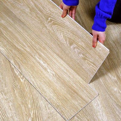Eenvoudige installatie Unilin Click System SPC Vinyl plank vloer met UV lakcoating