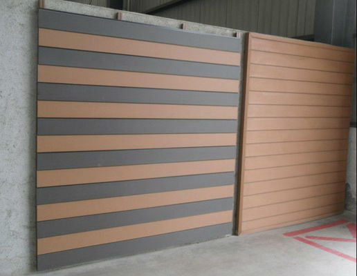 Gepersonaliseerde kleur WPC-extrusie vloeibaar buitenwandpaneel voor moderne buitenbekleding