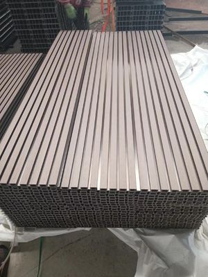 High Class Decorative PWC Wandpaneel Interieur WPC Wandbekleding in aangepaste kleuren