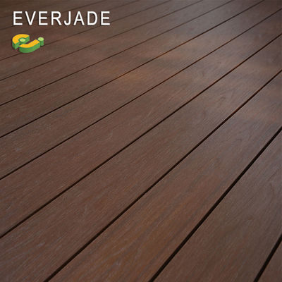 Hout-plastiekcomposit 150x25mm WPC-dek voor Rumanien Pool Jetty