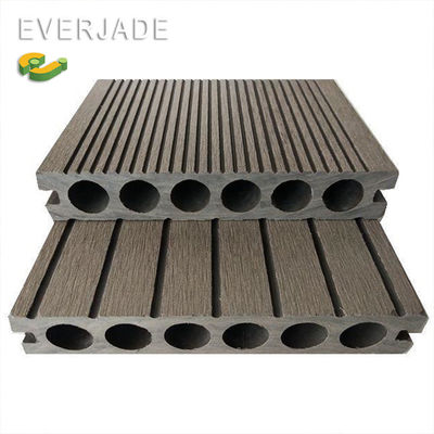Buitenruimte met Everjade Cool Temp Piso Y Muro Desing B 1 PVC-dek