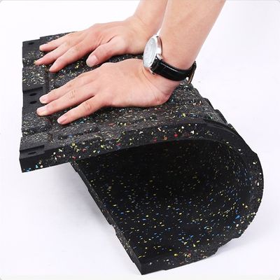 85% SBR-granulaat 15%EPDM-granulaat 5-15 mm Rubbervloer voor sport aanpasbaar