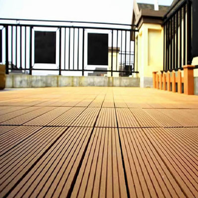 Traditionele ontwerpstijl waterdicht brandwerend WPC-dekbord met hoekpakketten