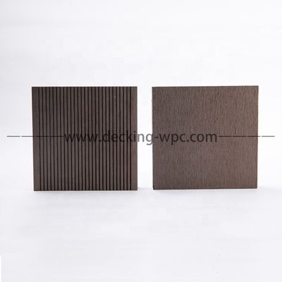Parkeffeningoplossing Co-extrusie WPC Plastic Houten vloer met en 1,3%-1,4% Dichtheid